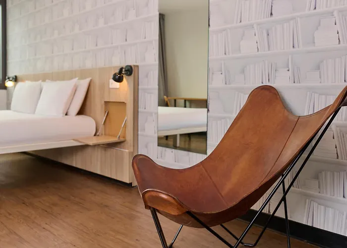 Generator ParisHostal